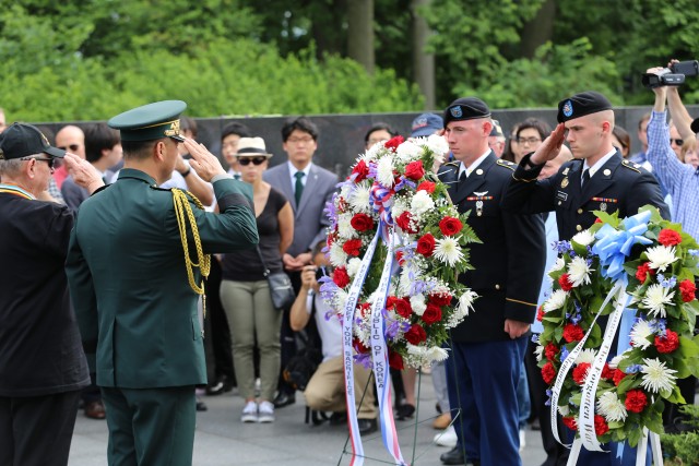Active Duty BOSS Soldiers participate in wreath laying at Korean War Memorial