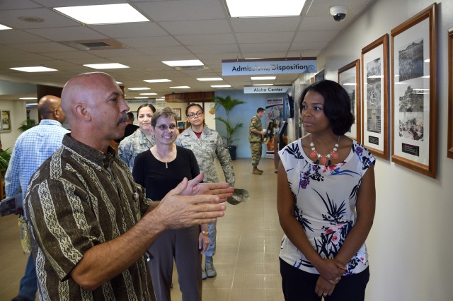 Top enlisted airman spouse visits Tripler