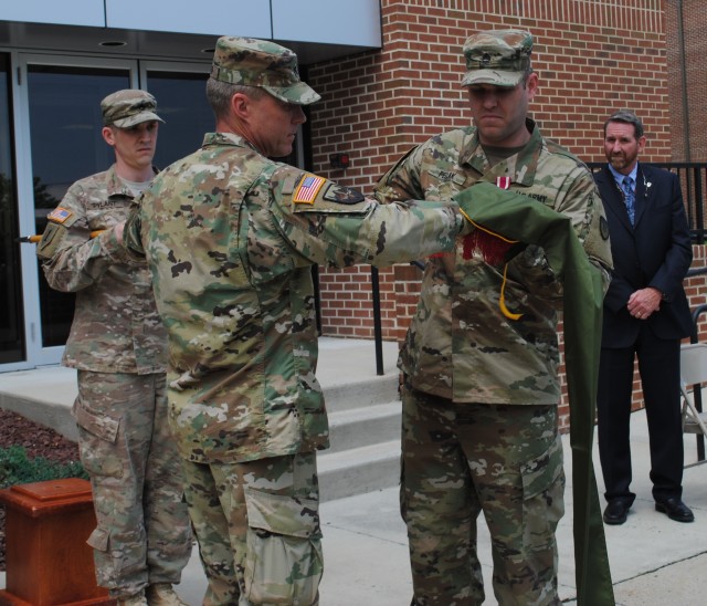 926th Contracting Battalion cases its colors