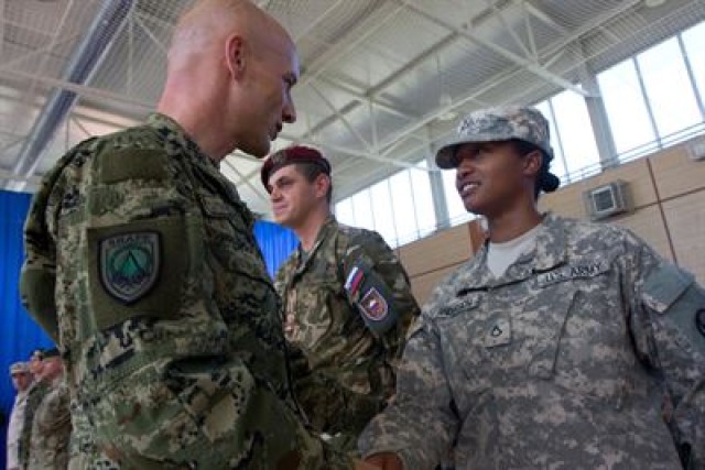 SHAPE, Eucom senior enlisted leaders work together