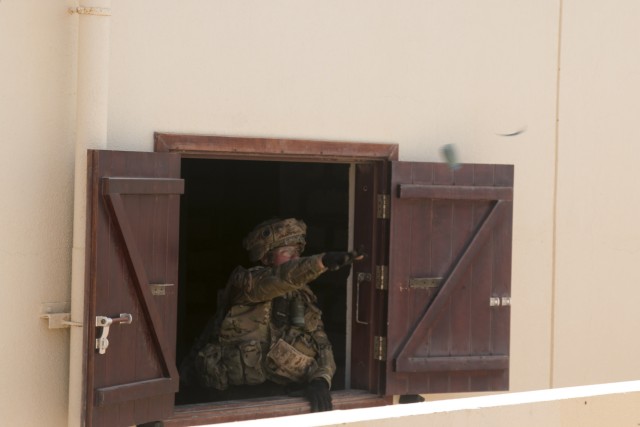 Popping smoke and clearing rooms: Greywolf Soldiers train for urban combat