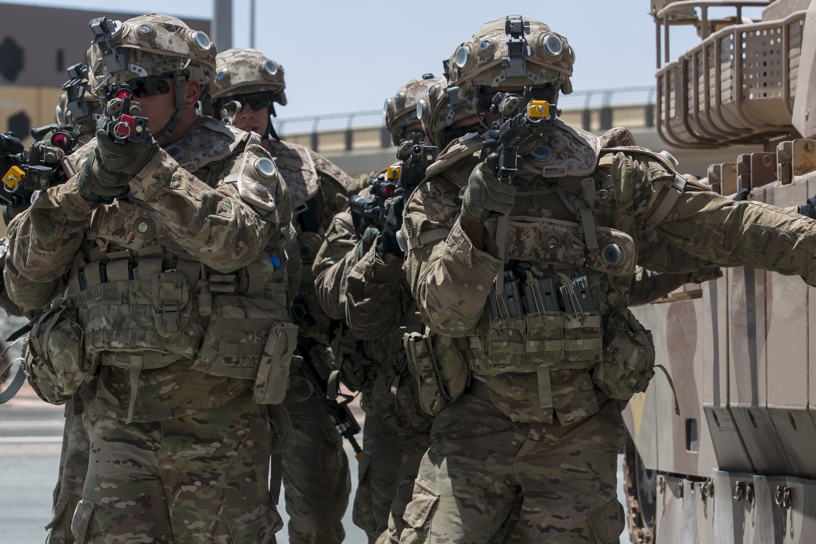 Popping smoke and clearing rooms: Greywolf Soldiers train for urban ...