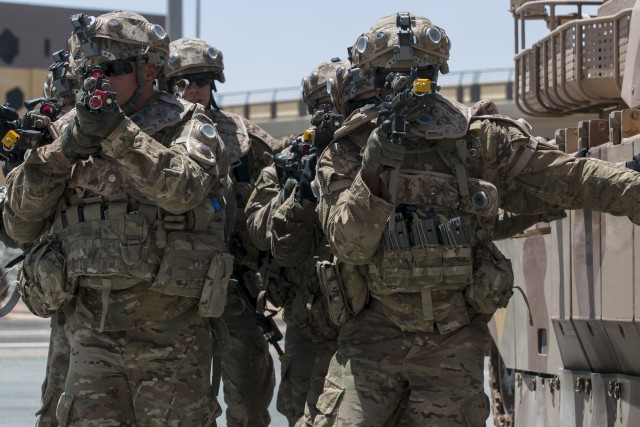 Popping smoke and clearing rooms: Greywolf Soldiers train for urban combat