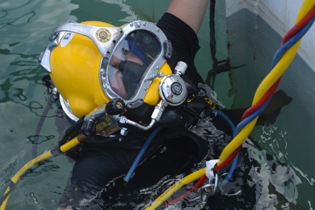 Underwater welding: Army Divers conduct salvage projects, keep ports afloat