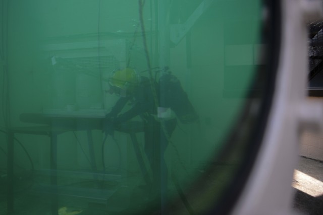 Underwater welding: Army Divers conduct salvage projects, keep ports afloat