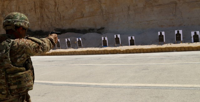 U.S., Canadian Military personnel earn German Armed Forces Proficiency Badge in Jordan
