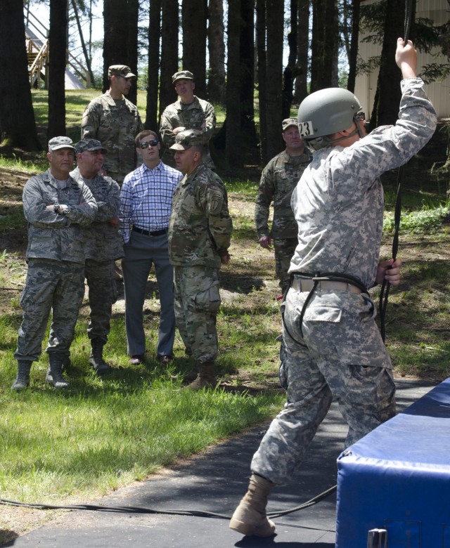 Soldiers and Airmen learn air-mobile operations during Air Assault course