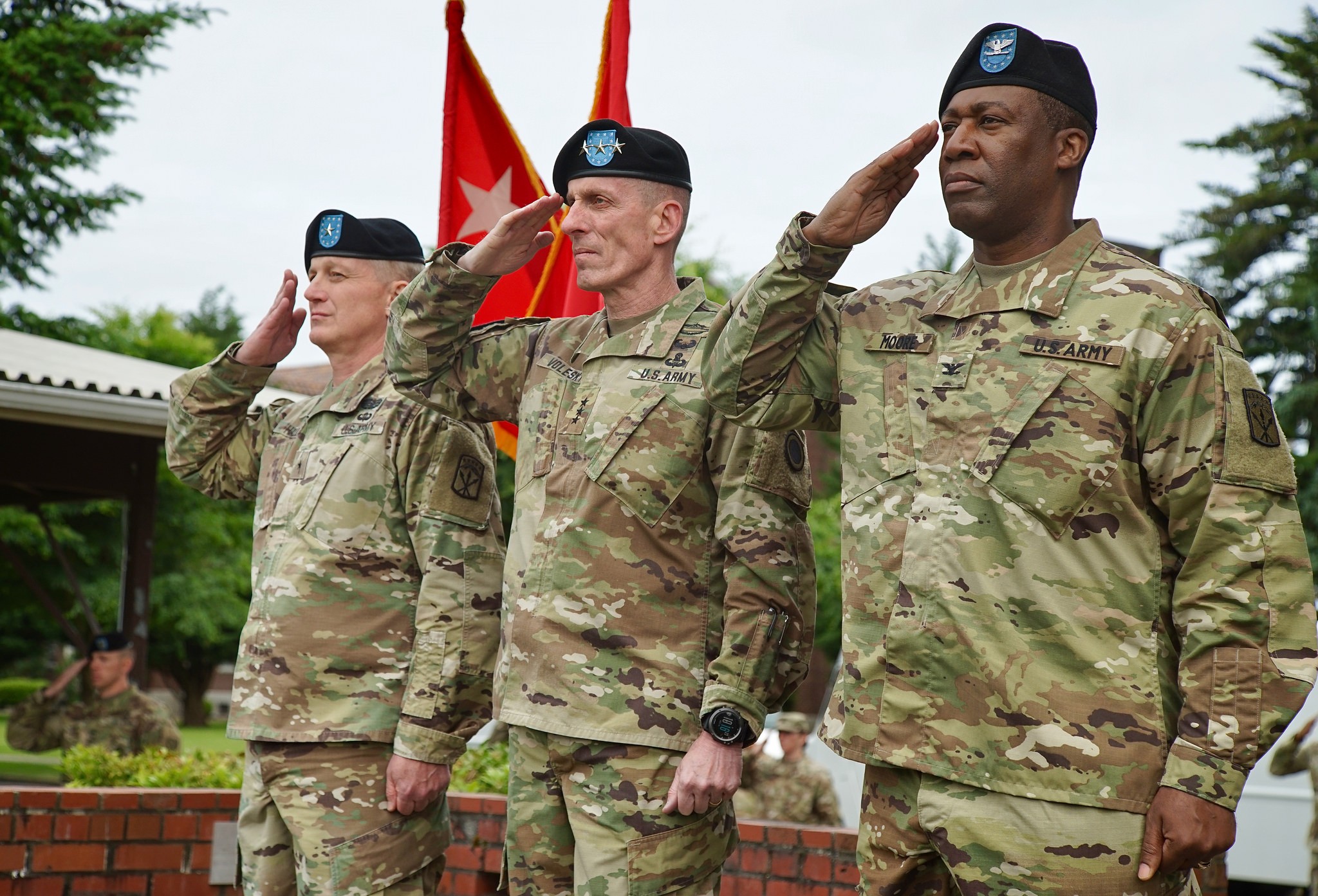 Moore assumes command of 593rd ESC | Article | The United States Army