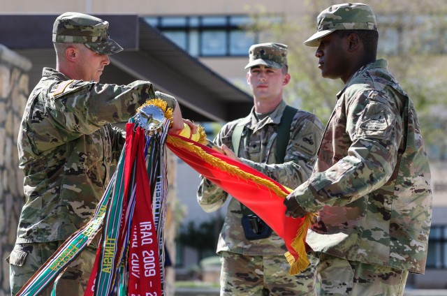 1st Armored Division Cases Colors for Deployment