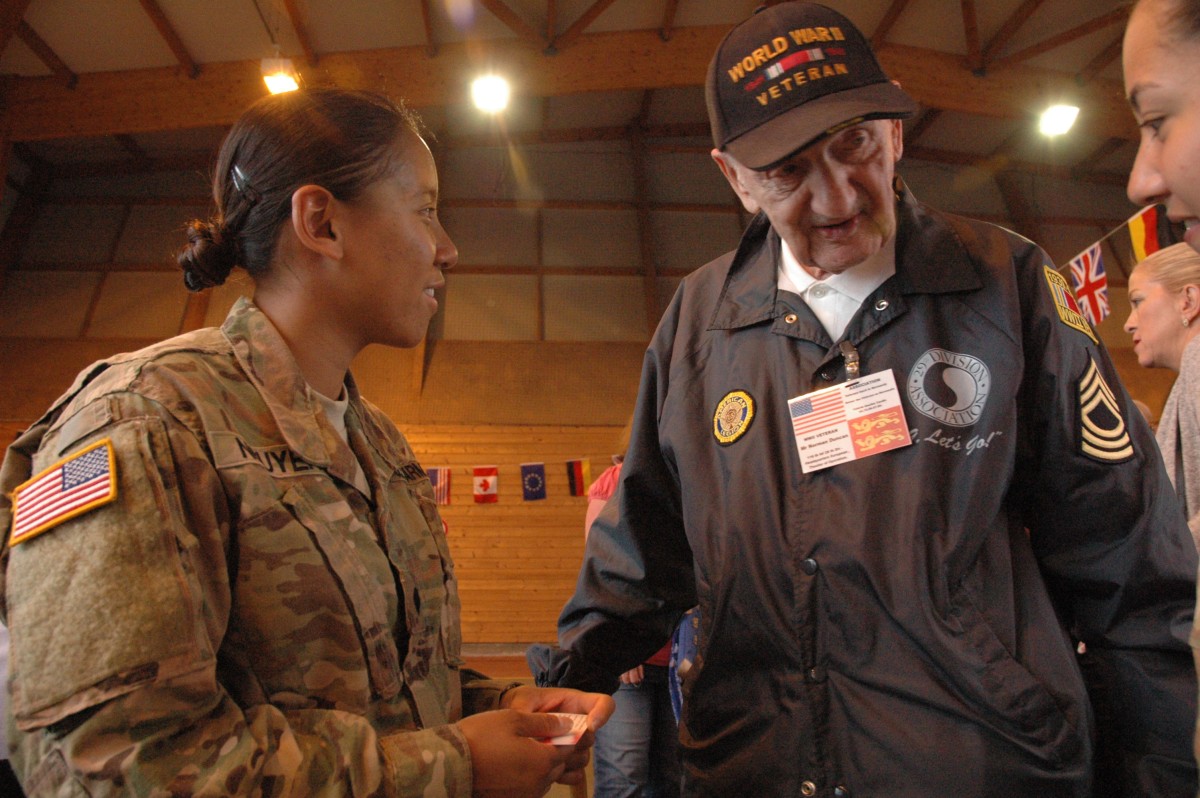 29th-id-soldiers-meet-world-war-ii-veteran-during-d-day-observance