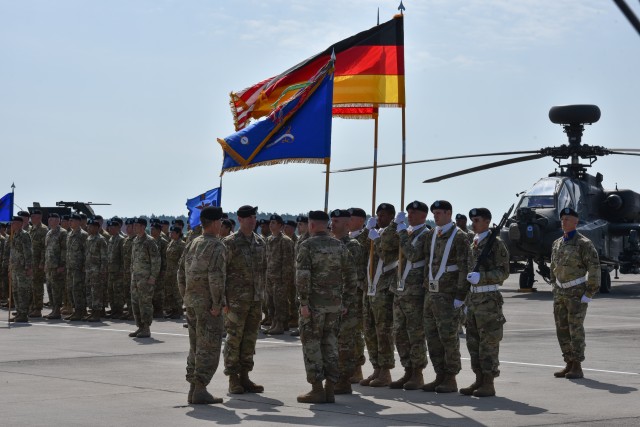 1st Battalion, 3rd Aviation Regiment (Attack Reconnaissance) holds change of command ceremony