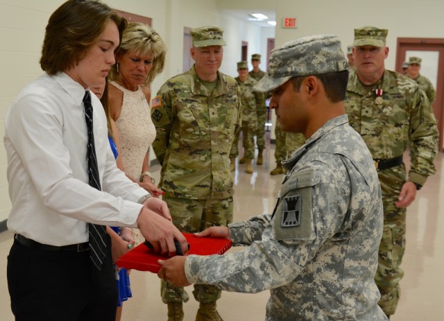 From an Eagle to a Star, a Soldier Gets Promoted