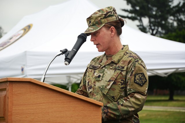 742nd Military Intelligence battalion welcomes new commander