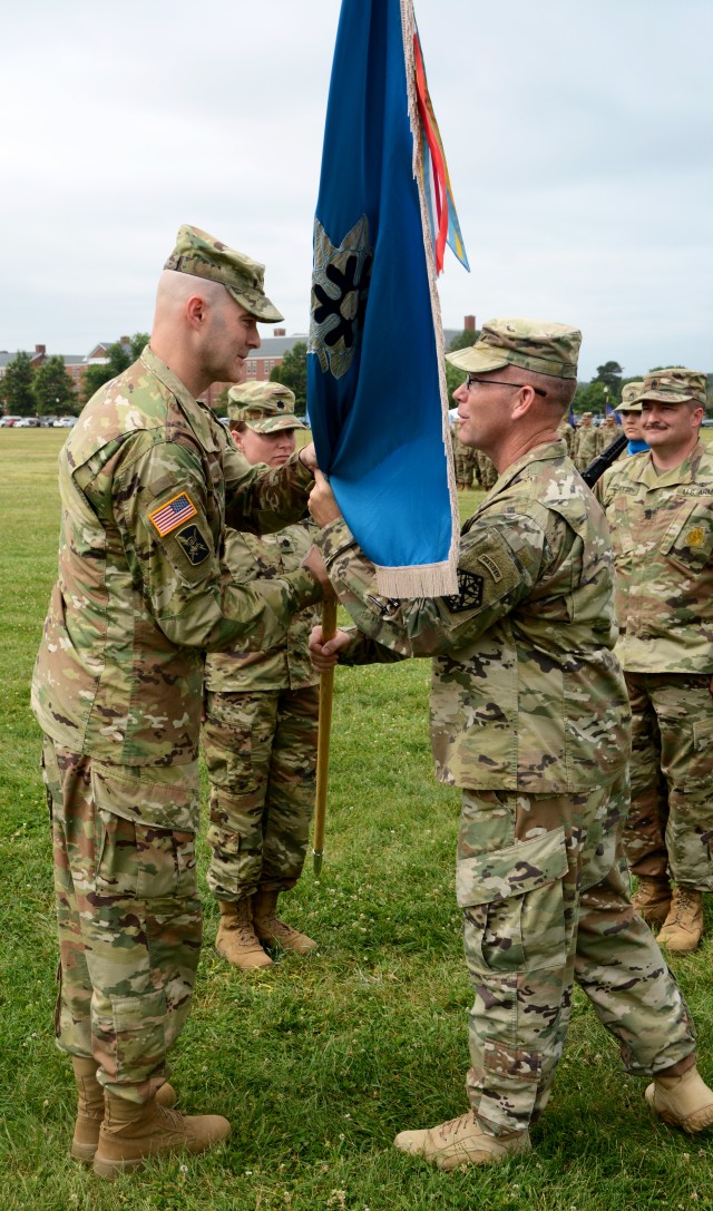 742nd Military Intelligence battalion welcomes new commander
