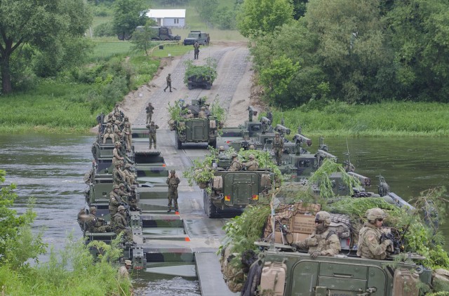 Lithuanian President and NATO SYG observe eFP Battle Groups' Training Exercise