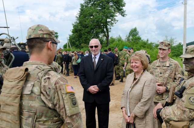 Lithuanian President and NATO Secretary General visit Saber Strike