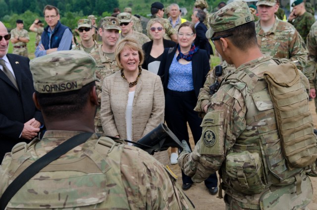 Lithuanian President and NATO Secretary General visit Saber Strike