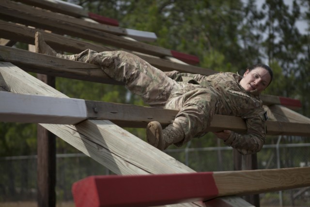 2017 U.S. Army Reserve Best Warrior Competition - Obstacle Course