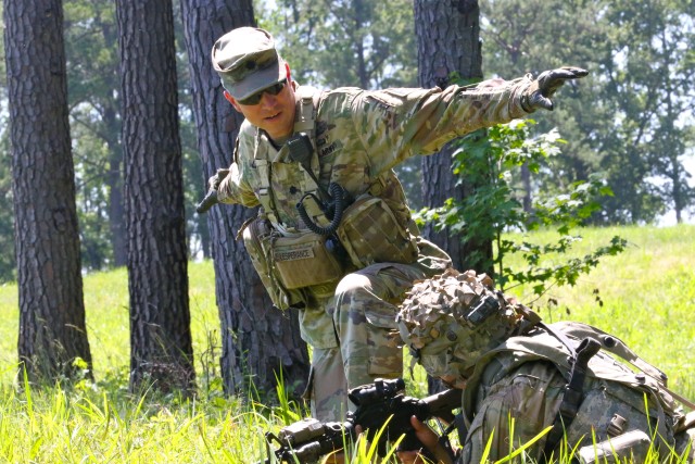 First Army Soldiers kick off summer supporting Army Guard exercise