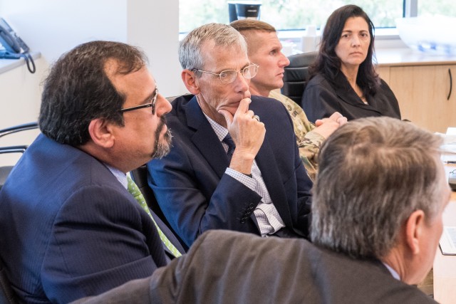 Senior Army leaders meet with researchers