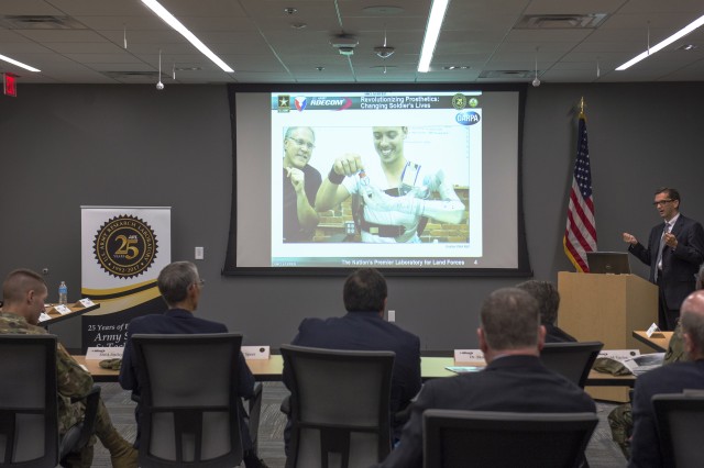 Senior Army leaders meet with researchers