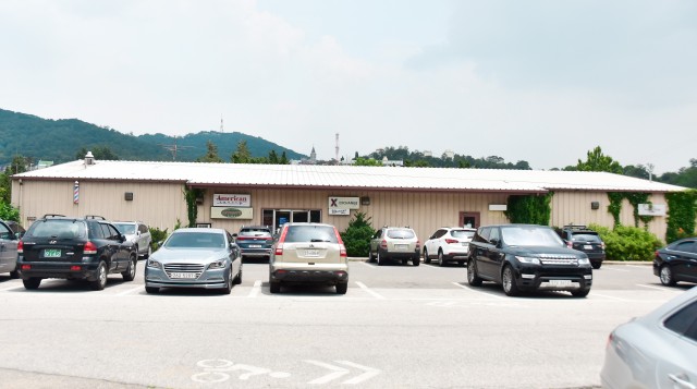 Community bids farewell to Camp Coiner AAFES Minimall