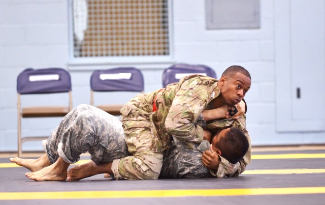 Soldiers grapple for Eighth Army Title