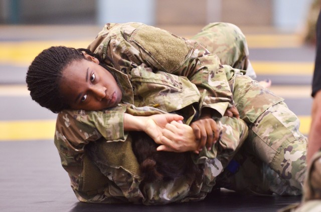 Soldiers grapple for Eighth Army Title