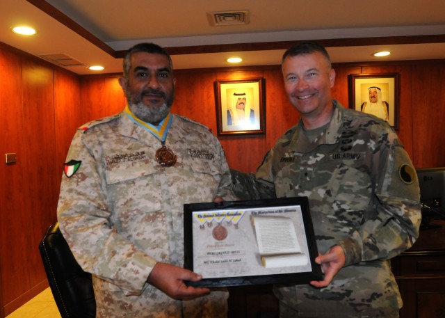 Kuwaiti Land Forces Commander awarded U.S. Infantry honor