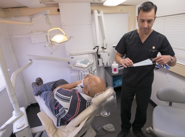 Army dentist returns to border to give free care to low-income patients
