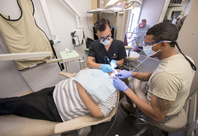 Army dentist returns to border to give free care to low-income patients