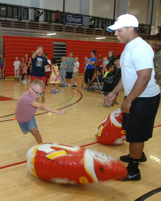 Fort Leonard Wood, Kansas City Chiefs team for NFL Play 60