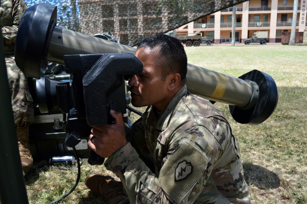 25ID Soldiers train with TOW and Javelin missile simulators Article