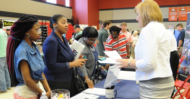 Job Fair: Event features more than 5,000 job vacancies