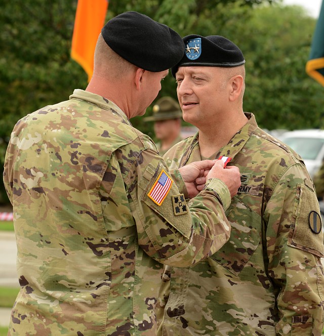 TRADOC CG, GEN Perkins awards former CIMT CG, MG Funkhouser