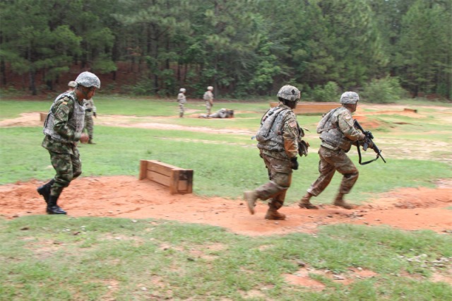U.S. Army Drill Sergeant Academy hosts Columbian troops for partnership training exercise