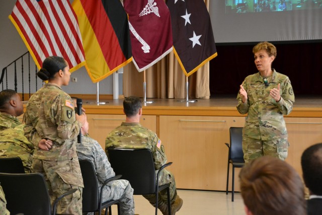 Army Medicine leaders visit European Region, applaud work of dedicated staff