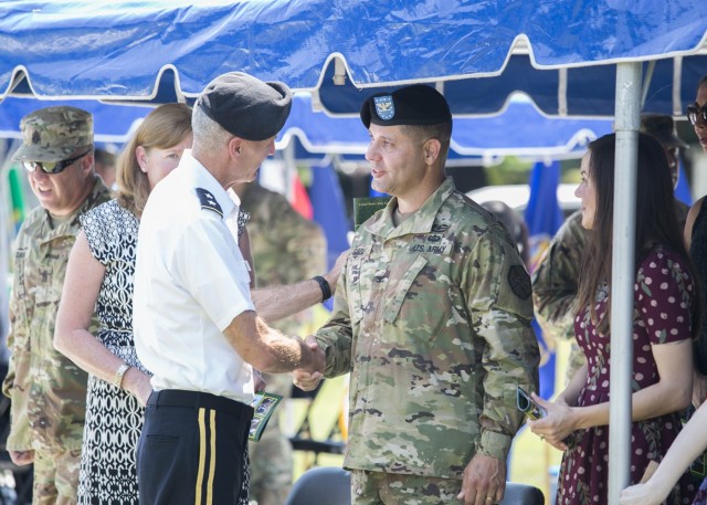 USAG Japan says farewell to one commander, welcomes another