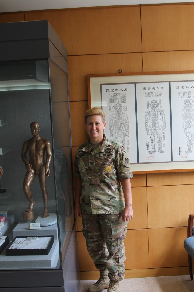 Hospital Commander Practices Acupuncture