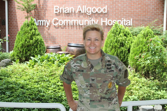 Hospital Commander Practices Acupuncture