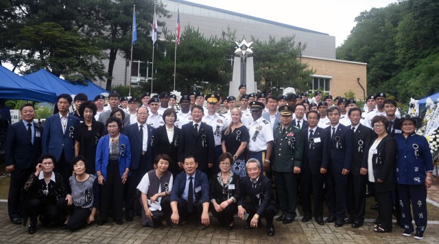 Soldiers, Citizens honor the fallen from the Battle of Cheonan