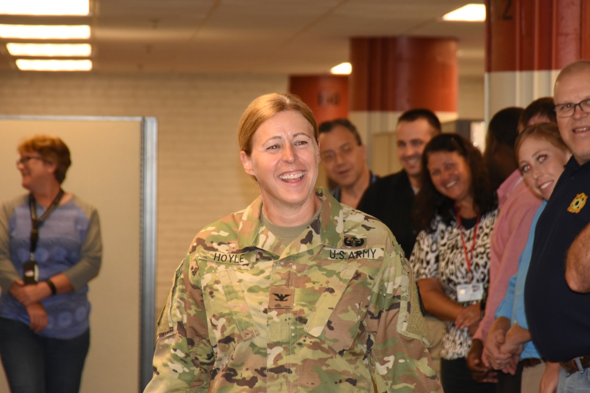 Col. Heidi Hoyle Conducts Her First JMC Walk Around | Article | The ...