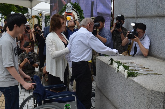 War veteran pays tribute to TF Smith Memorial
