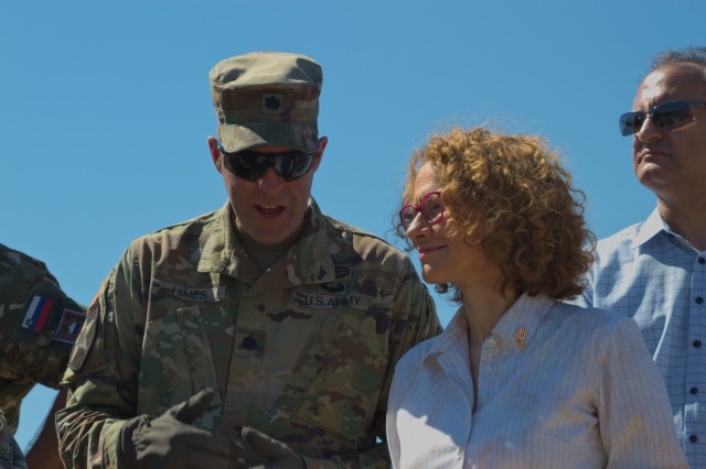 2CR welcomes dignitaries in Macedonia
