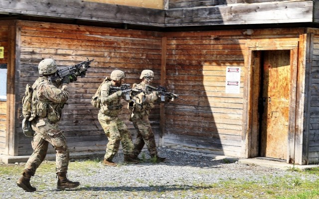 Soldiers orchestrate symphony of Chaos at live fire exercise