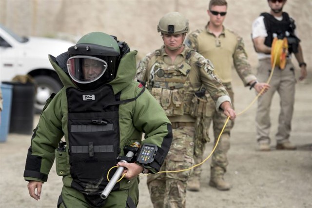 Raven's Challenge bomb tech exercise brings together Army, sister services, civilian agencies