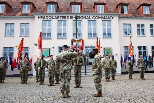 5th Signal Command cases colors after 43 years in Europe