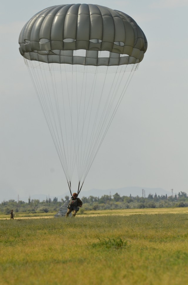 2nd PARA cross trains with Georgia Army National Guard