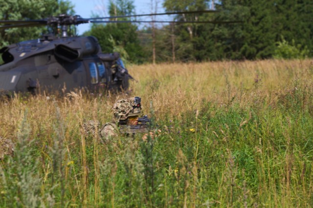 Army, British soldiers seamlessly integrate air and land readiness in Estonian exercise
