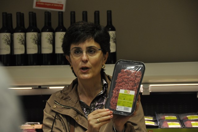 Newcomers learn about meat products in Belgium